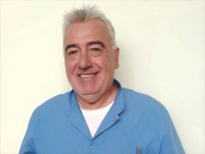 Dr. Fernando López